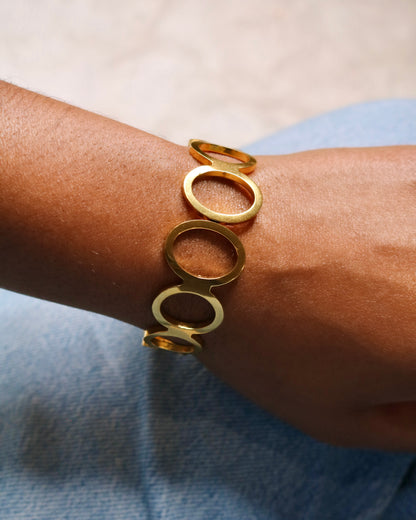 Between Bracelet